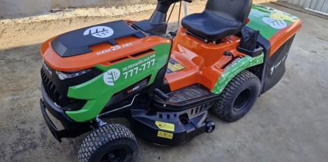 «Зелёный сад» подарил садовый трактор музею-заповеднику Есенина