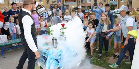 К началу нового учебного года «Зеленый сад» и «СМ-Клиника» подарили детям веселый праздник