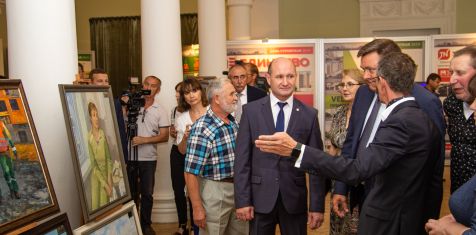 С Днем строителя!