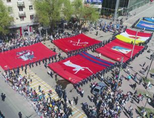 В Рязани впервые прошёл Марафон флагов городов-героев. Акцию инициировал «Зелёный сад»