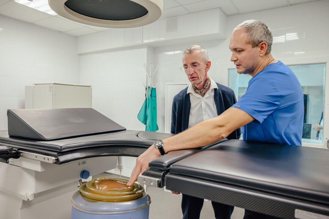 «Зелёный сад - наш дом» оказал помощь больнице № 11 в покупке уникального аппарата дистанционного дробления камней мочевой системы