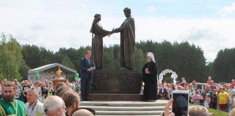 Памятник Петру и Февронии открыт в селе Ласково под Рязанью