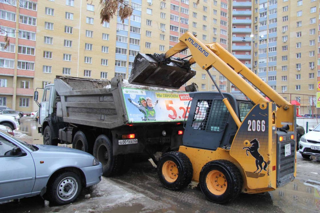 Снег приносит только радость, если дом обслуживает УЖК «Зелёный сад — мой дом»!