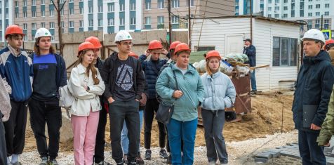 На стройплощадке «Зелёного сада» прошла экскурсия для студентов технологического колледжа