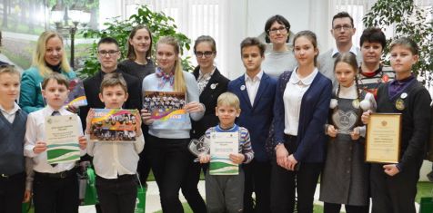 Компания «Зелёный сад» наградила участников экологической акции «Добрые крышечки»