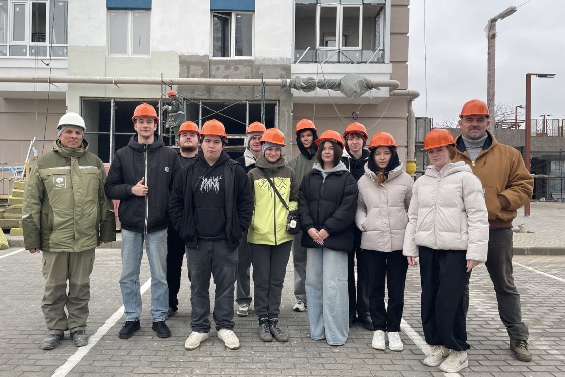 Студентам рассказали о профессии сварщика и пригласили на работу
