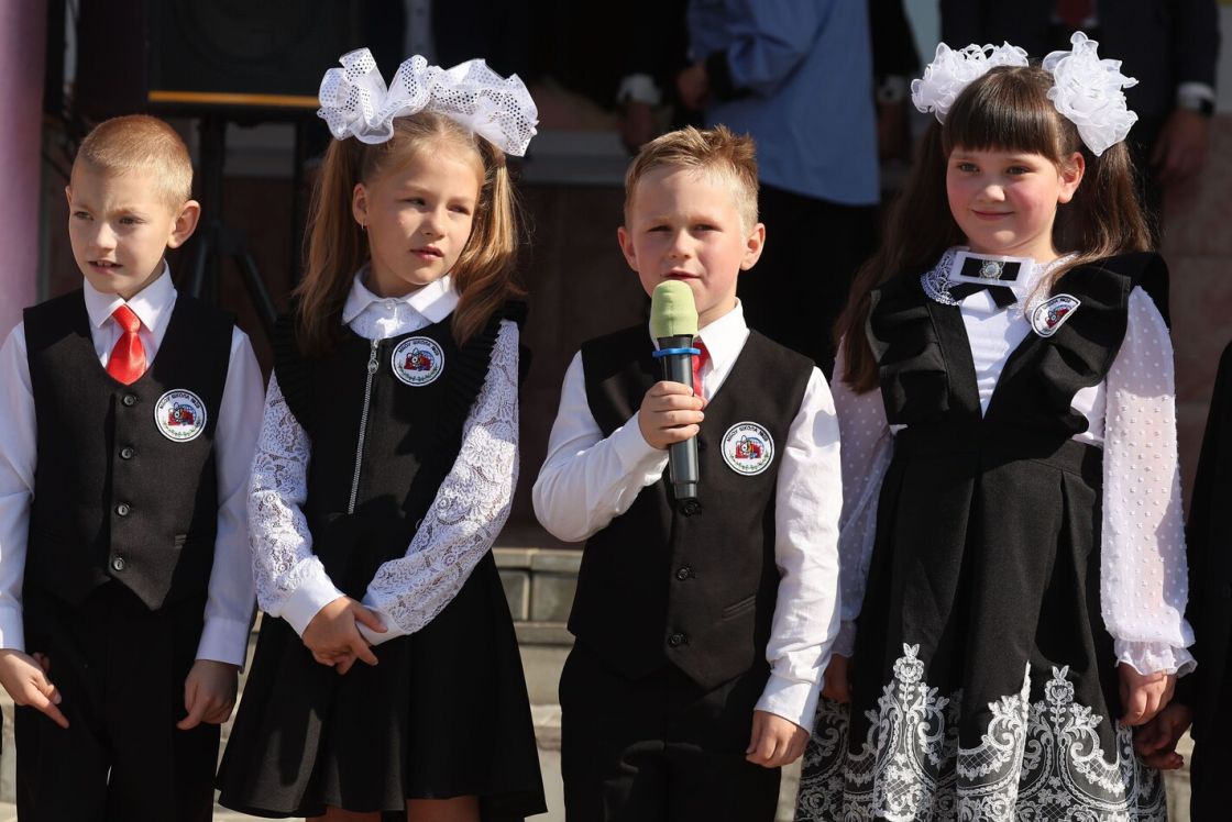 Спортивный комплекс - к Дню знаний. Группа компаний «Зелёный сад - наш дом» поздравила школу № 29 с началом учебного года