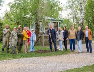 ГК «Зеленый сад - наш дом» совместно с государственным музеем-заповедником С.А. Есенина высадили деревья на родине поэта