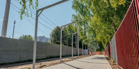 Пешеходная дорожка - для жителей Песочни. ГК «Зелёный сад наш - дом» обновила старый тротуар