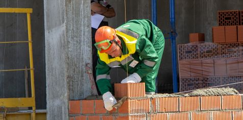 Каменщик «Зеленого сада» Сергей Чухонин – один из лучших по профессии в Рязанской области