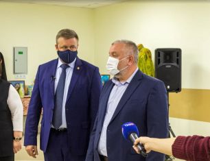 Николай Любимов и Алексей Самохин открыли ДК в Ровном