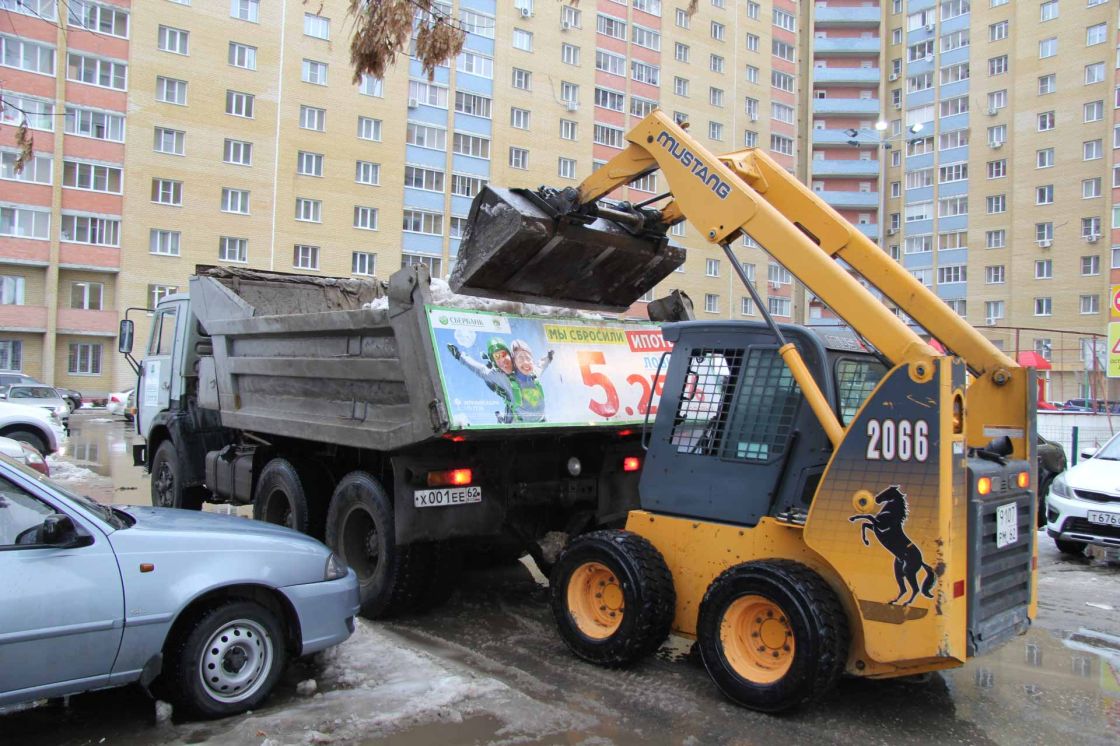 Снег приносит только радость, если дом обслуживает УЖК «Зелёный сад — мой дом»!