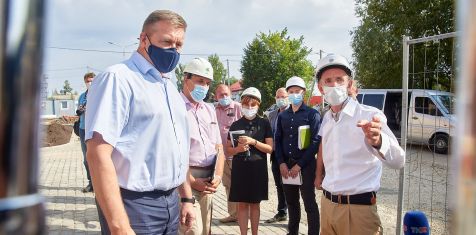 Николай Любимов высоко оценил строительство здания нового Дома культуры в д.Ровное