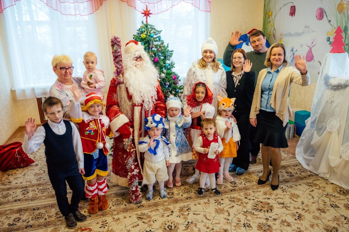 «Зелёный сад - наш дом» и детский центр BOOM Kids поздравили с Новым годом ребят из Рыбновской школы-интерната
