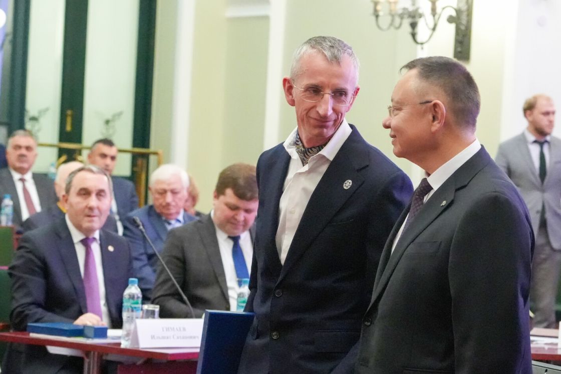 Руководители и сотрудники ГК «Зелёный сад - наш дом» получили награды от министра строительства и ЖКХ России Ирека Файзуллина