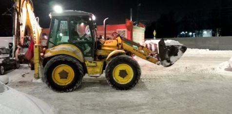 Уборка снега во дворах