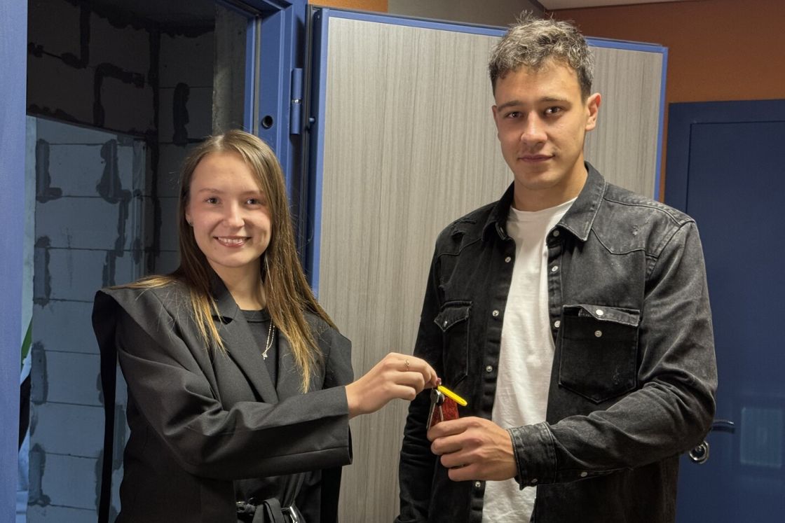 Пятикратный чемпион мира, гребец на каноэ Захар Петров получил ключи от квартиры в ЖК Skyline